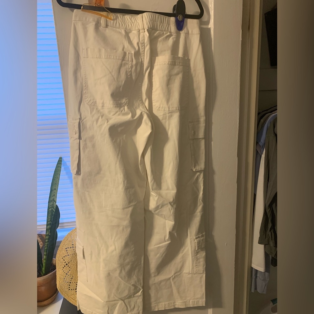High Rise Cargo Pants - Picture 2 of 4